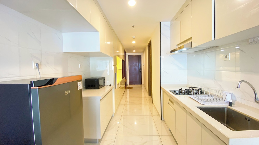 Comfort And Elegant 3Br Apartment Sky House Bsd