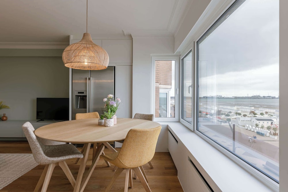 Huswell - Bright Stylish Apartment Near Beach wi