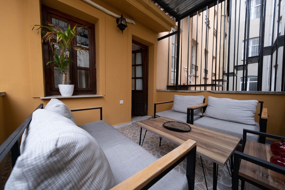 Penthouse in the Heart of Pera