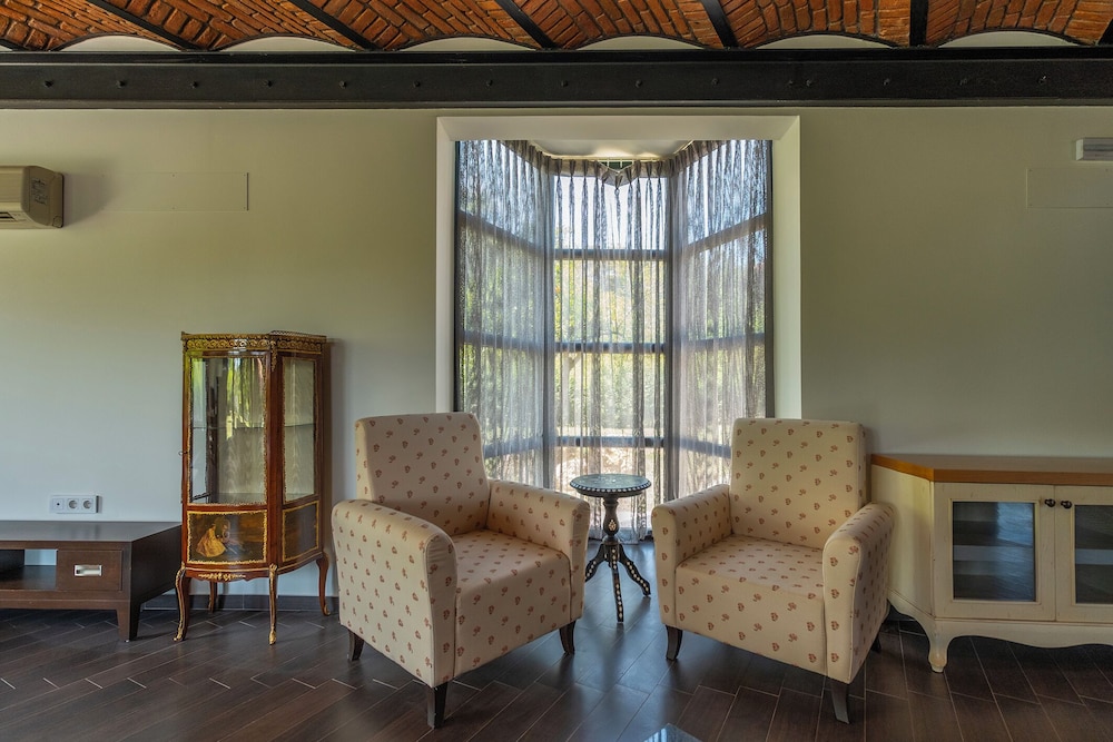 Cottage House - Adult Only