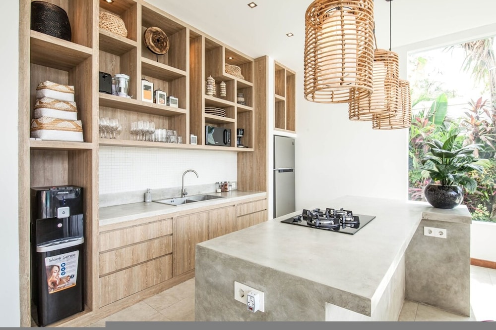 Niko 2 R New Villa Close to Finns Beach Club