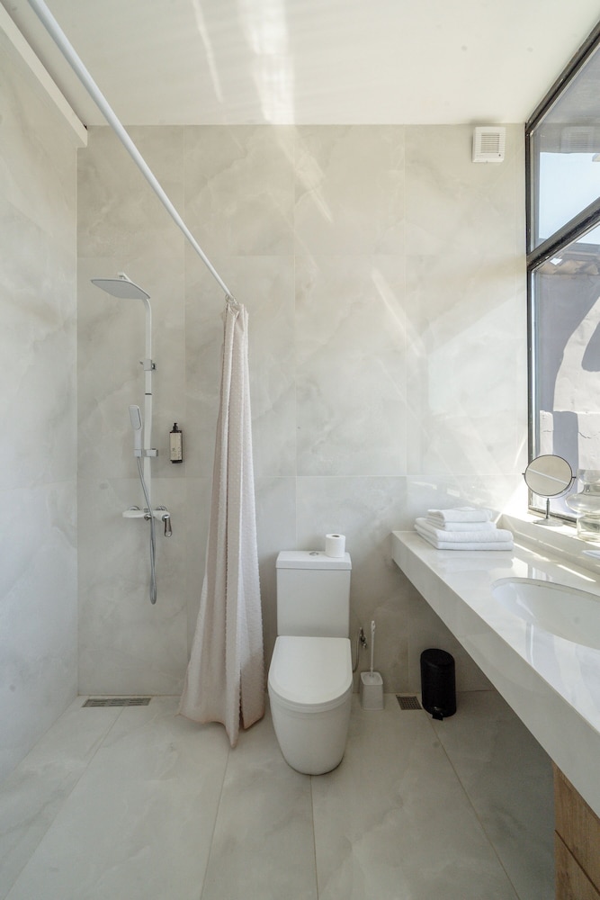Niabi 3BDR Villa with pool