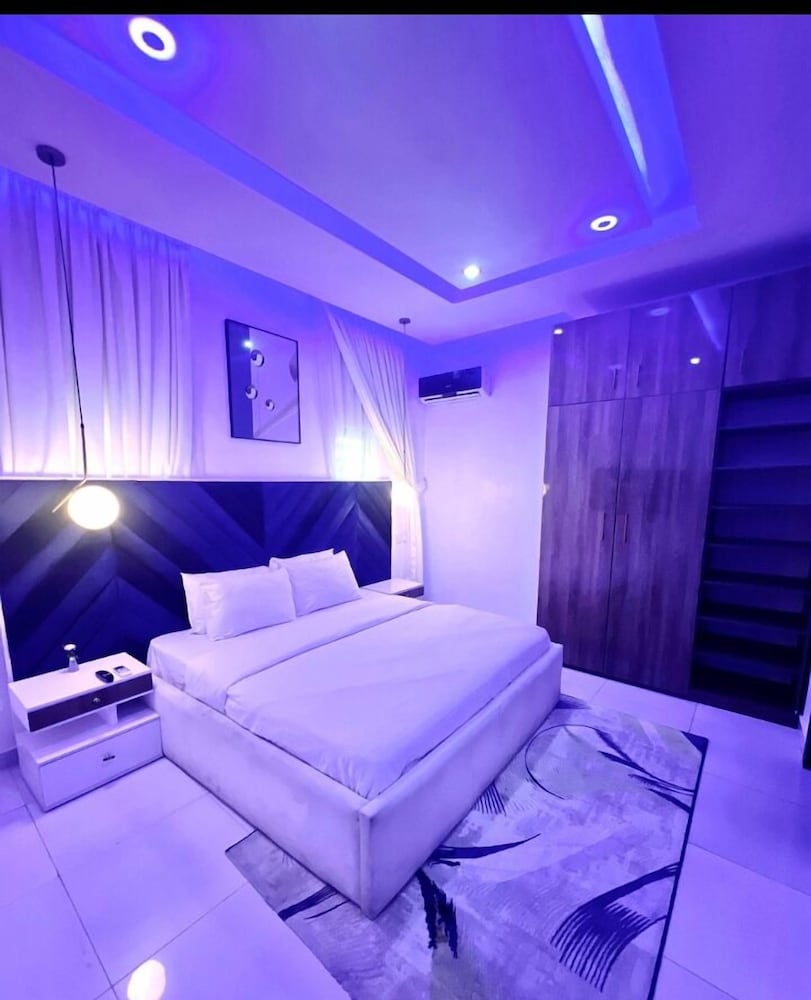 L'Rina Apartments view 2