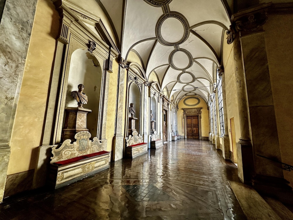 L Ortensia Bianca in Palazzo Ruspoli a Superb Retreat in the Most Elegant Palace in Rome