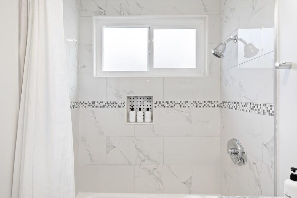 @ Marbella Lane - 3BR Designer Near Valley Fair