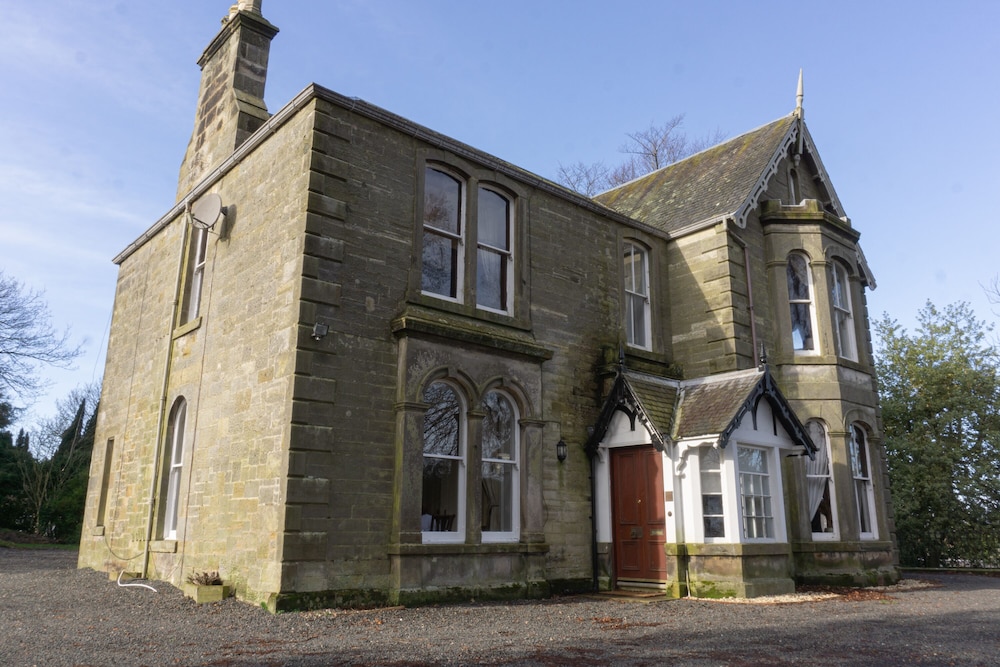 Newton Manor House -7 Bedroom House view 3