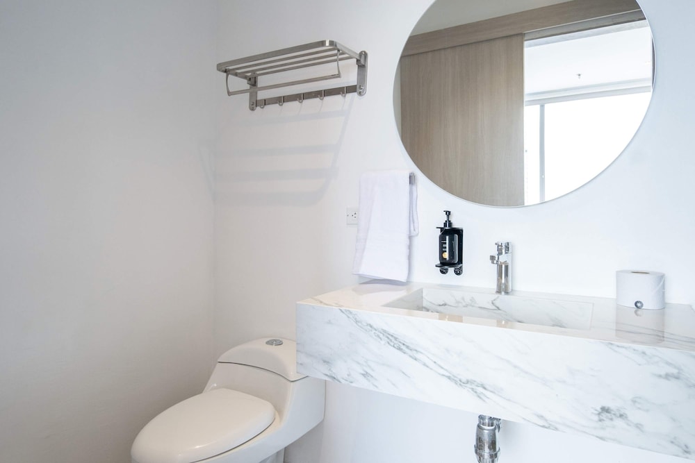 w Sophisticated 3BR w Magical Terrace in CTG
