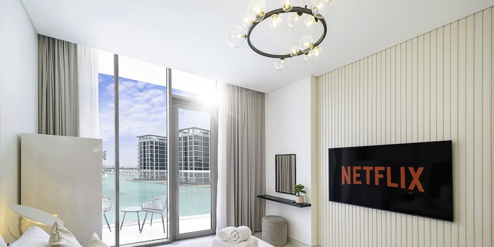 LUX Burj Khalifa Lagoon View Suite 2