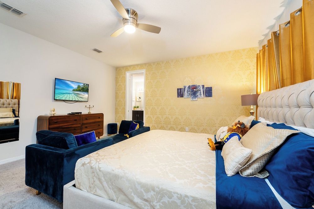 Stunning Sunsets & Private Pool 7BD
