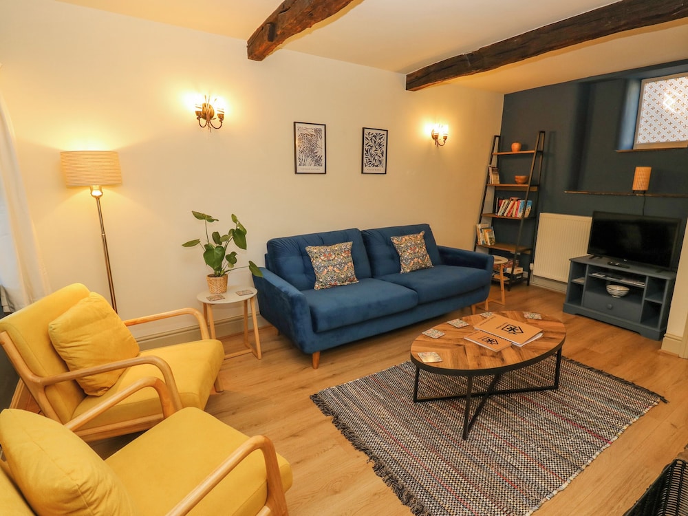 Flora Cottage
