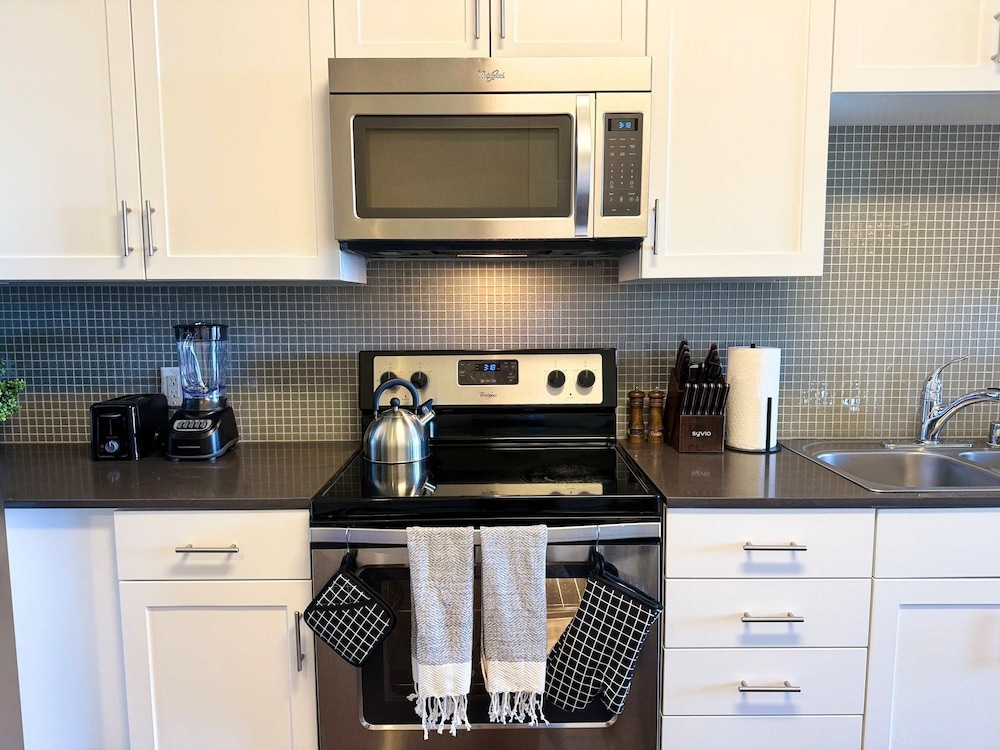 New Oasis Near Disneyland Pool Gym Free Parking
