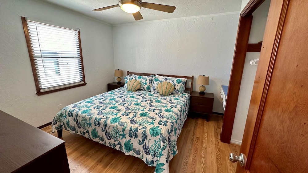 One Particular Cottage - Next to Margaritaville view 4