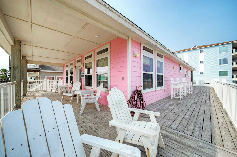 Sleeps 24 2 Homes w/ Beach Boardwalk Access & Deck Views Steps to the Beach