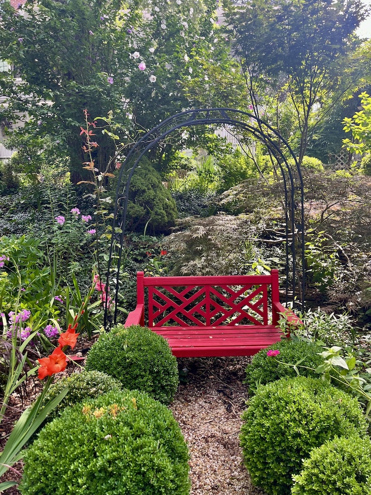 Abbington Green Bed & Breakfast Inn