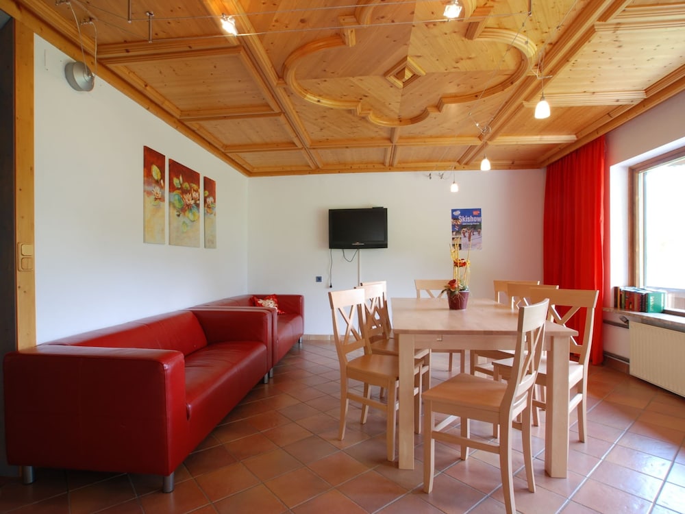 Scenic Apartment in Neukirchen am Großvenediger near Ski Area view 5