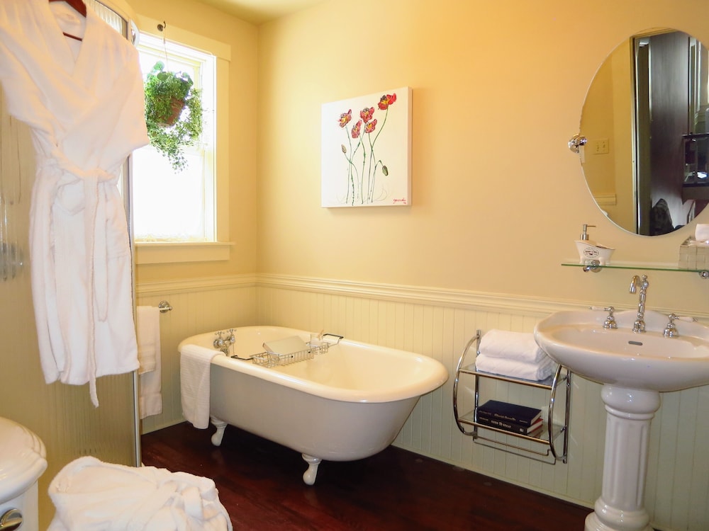 B&B Hillhouse