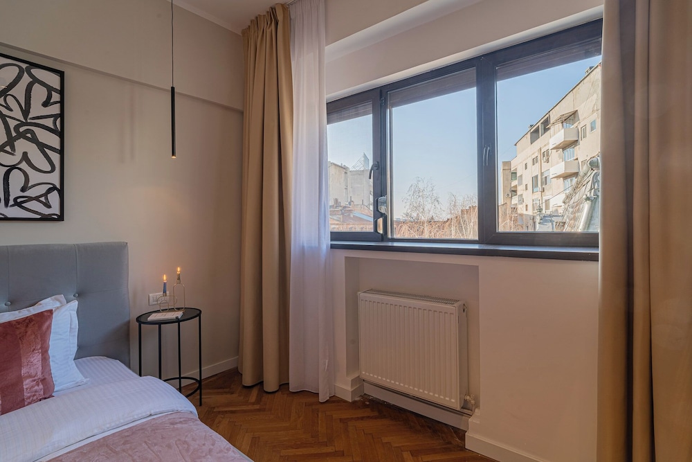 Contemporary 3-Bedroom Lofts - Modern Touches Meet Classic Elegance by Calea Victoriei