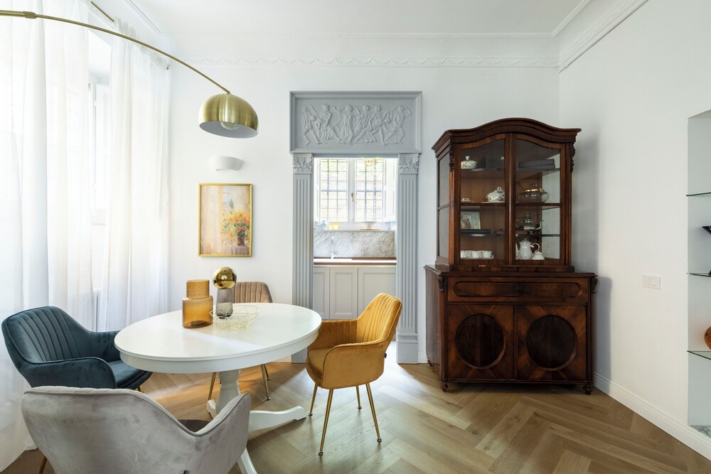 Belle Epoque House of Mirror