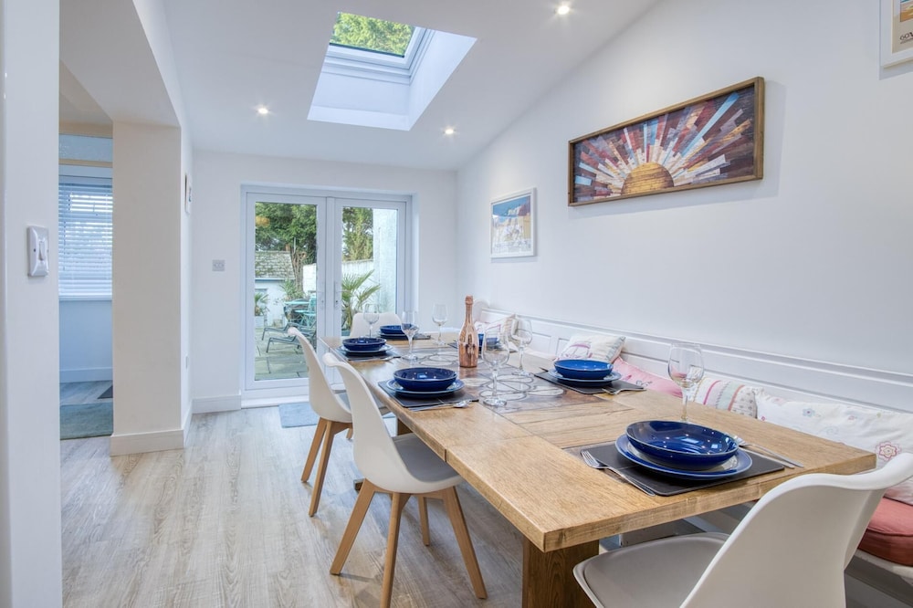 Taliesin - 5 Bedroom Holiday Home - Tenby