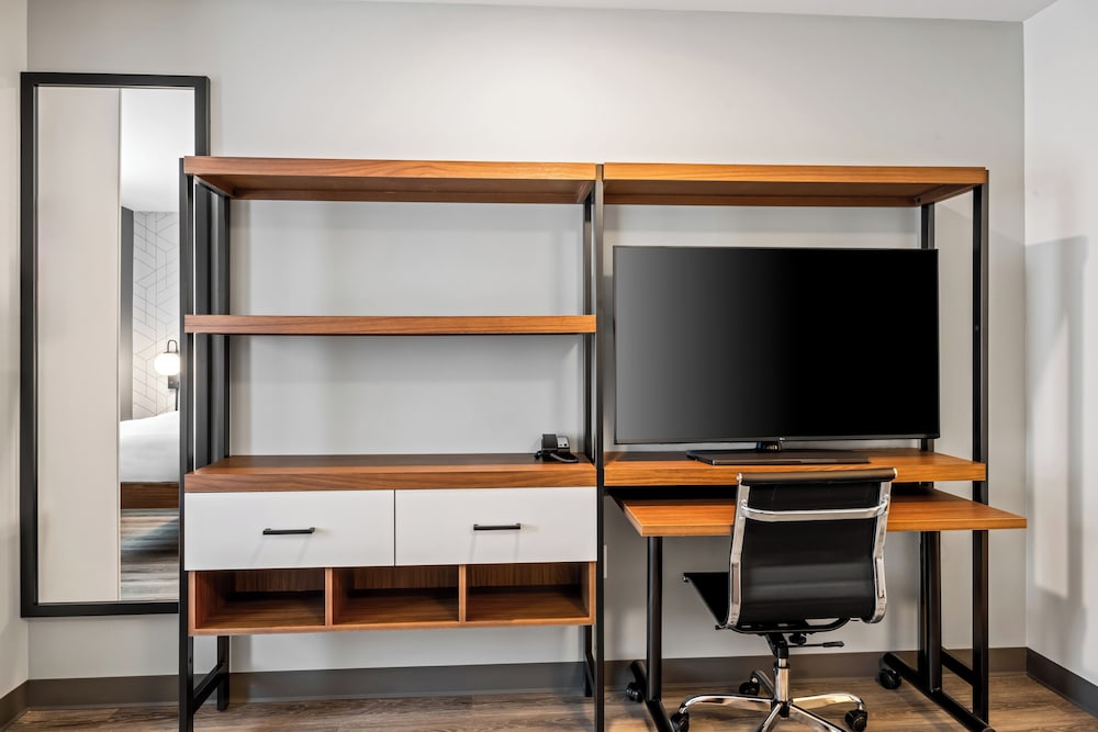 Everhome Suites Somerset - South Brunswick