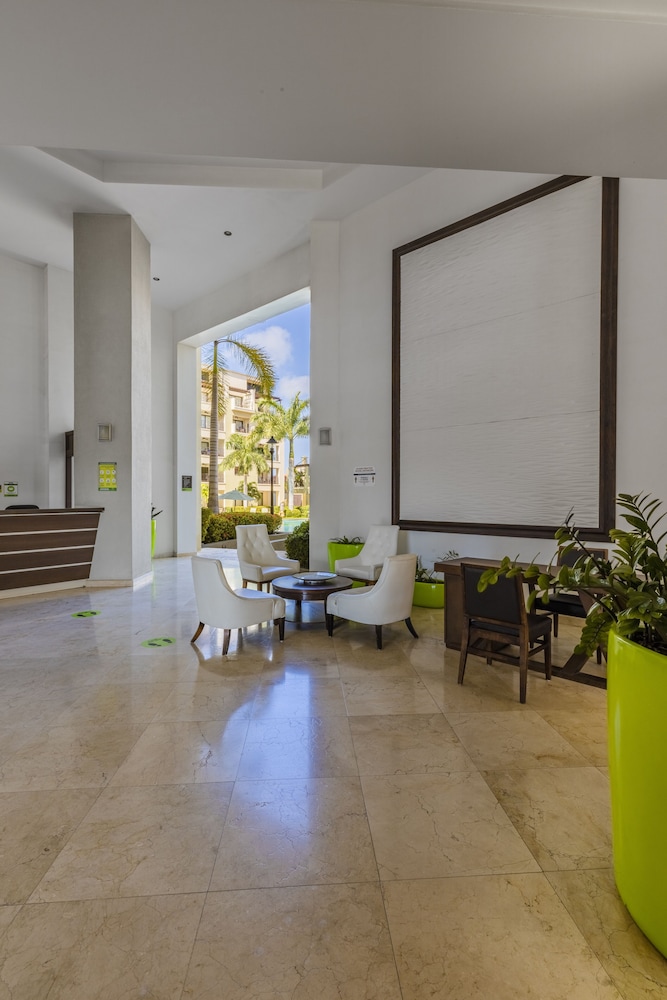 Palm Aruba Condos