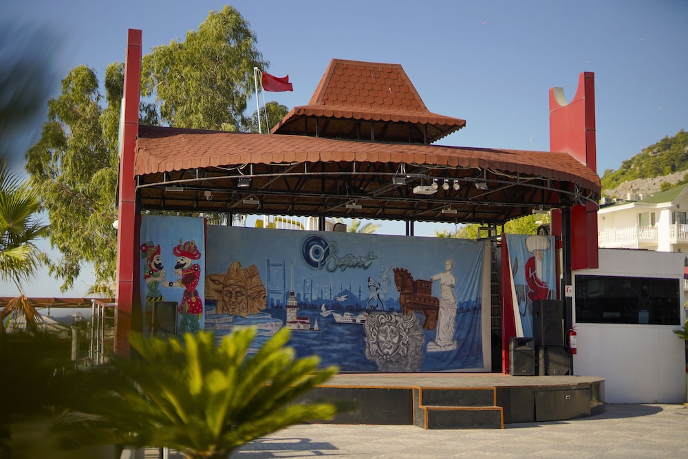 Aleria Belport Beach Hotel