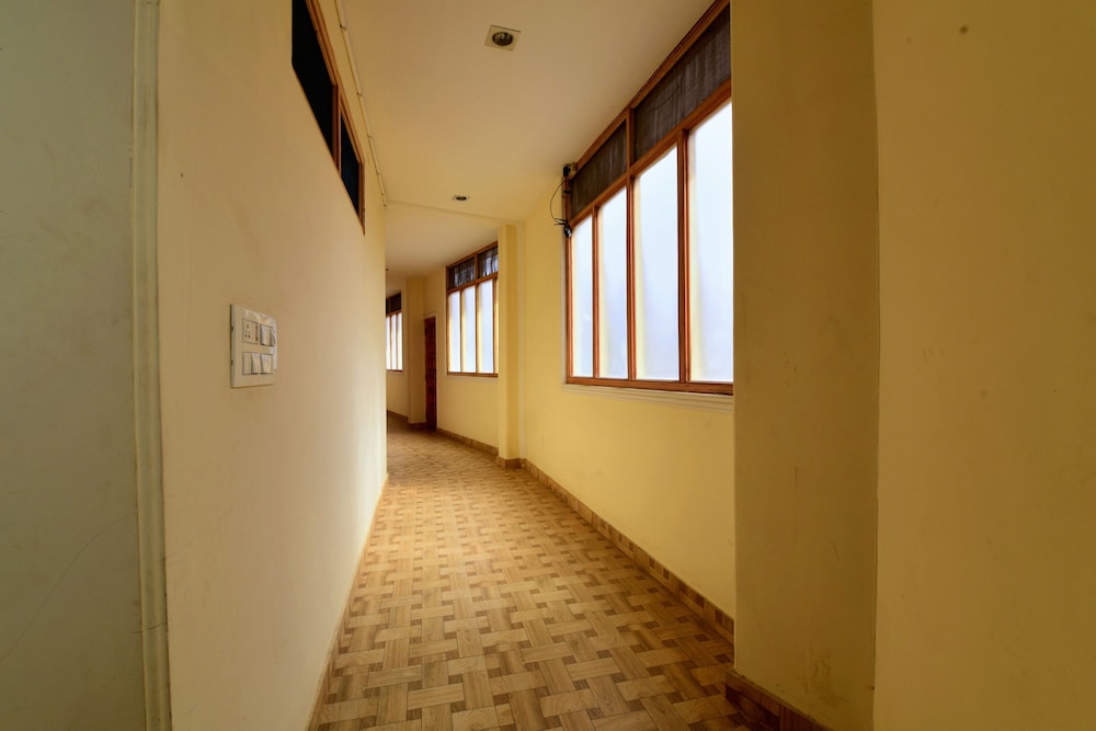 OYO 29302 Besillio Grand Hotel view 3