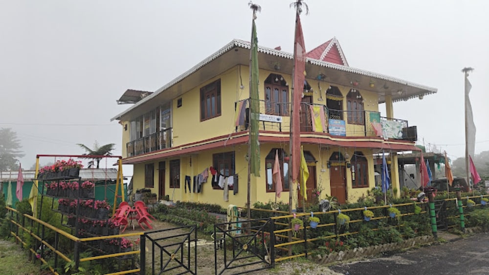 Goroomgo Esti Kutum Farm Stay Kalimpong view 5