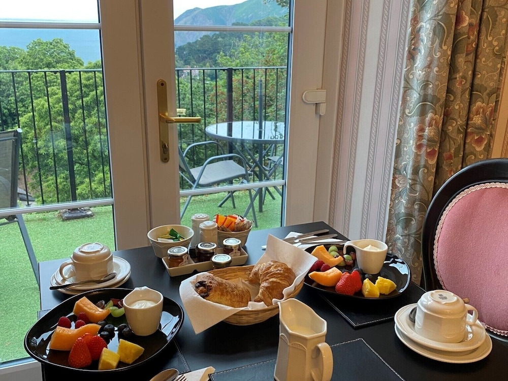 Lynton Vacations - Sinai House - Property Image 11