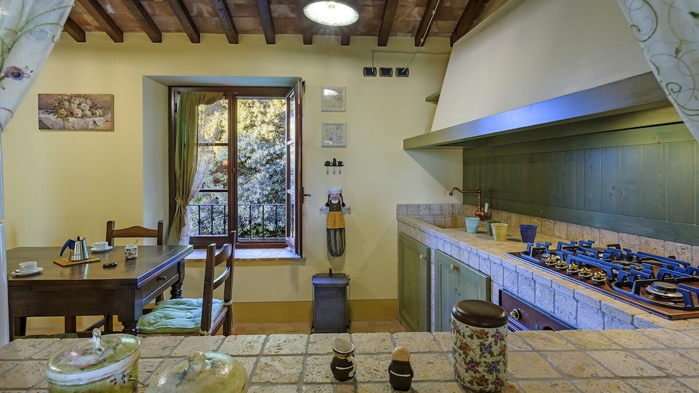 Ca Seppe 10 2 by Marche Holiday Villas