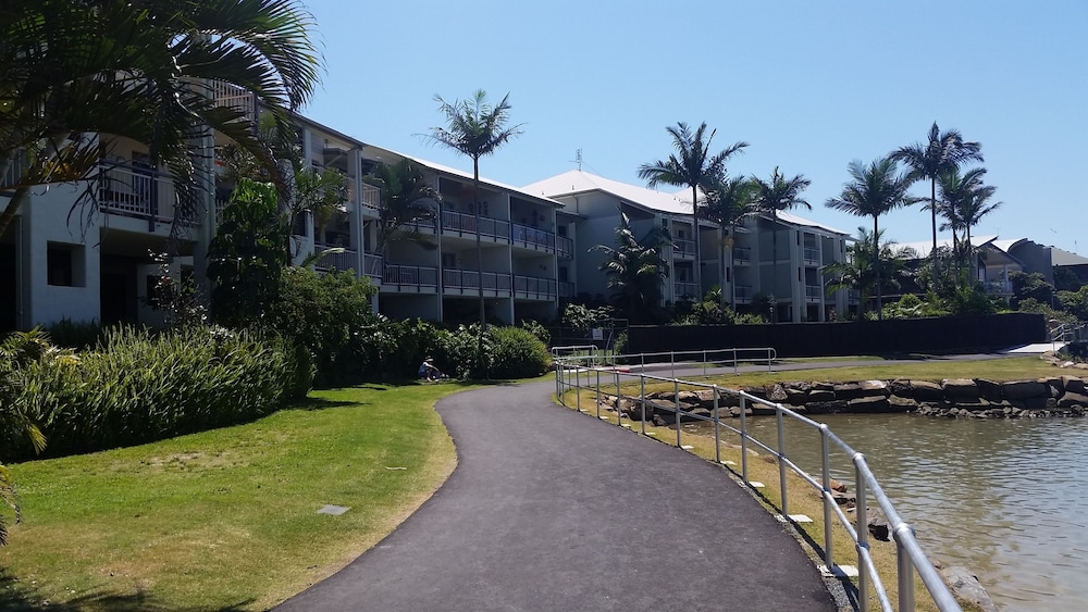 Sunrise Cove Holiday Apartments