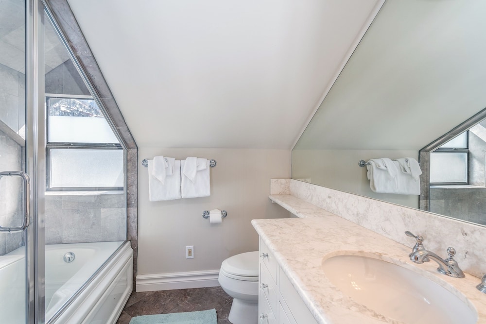 Hruza Hideout by Avantstay Quiet Apartment in Telluride s Historic District Permit 16094