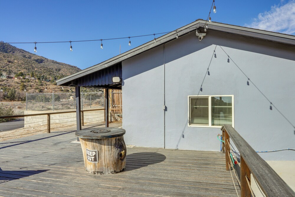 Private Deck & Views: Frazier Mountain Cabin