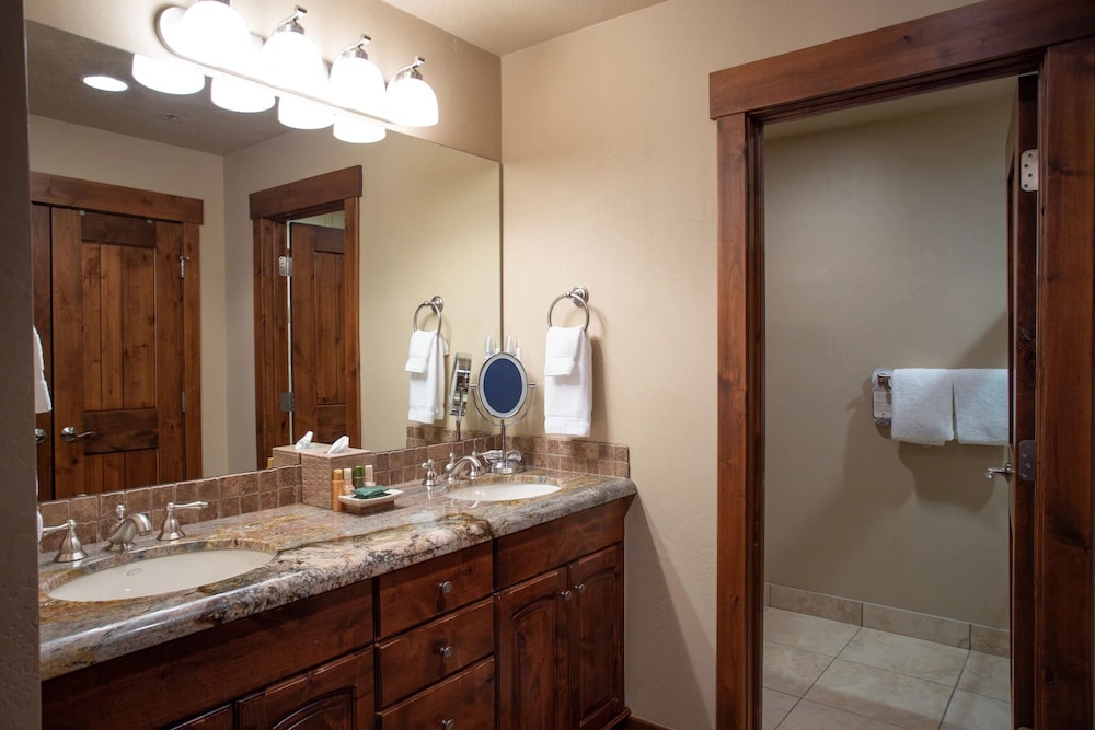 Queen Esther at Deer Valley Resort - Three Bedroom Condo with Hot Tub #2358 3 Condo