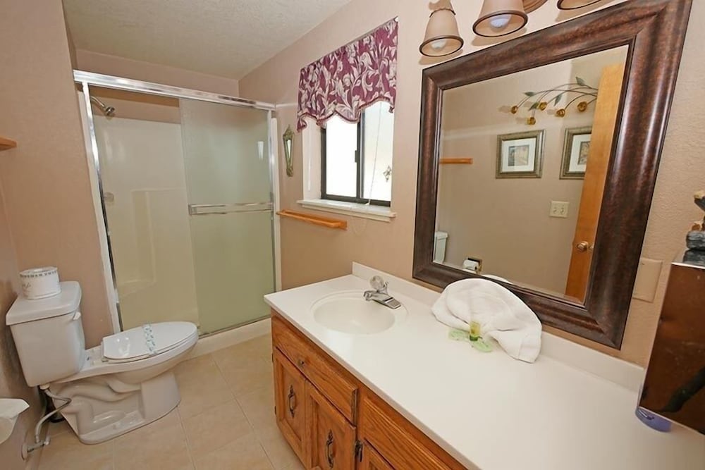 1240 Timber Lane 2 Bedroom Home by RedAwning