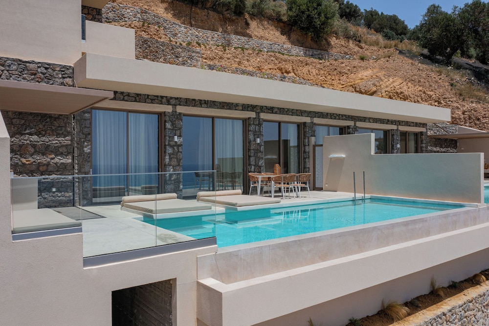 Pyrgos Exquisite Villas