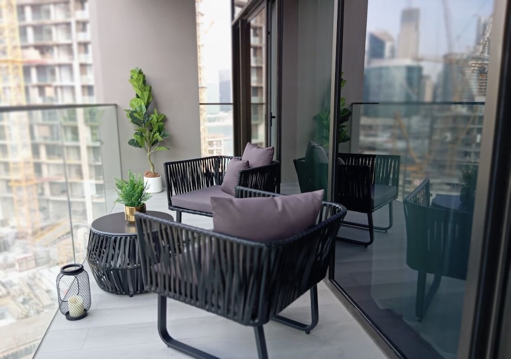 Luxury 1BR in Peninsula Five by Bespoke