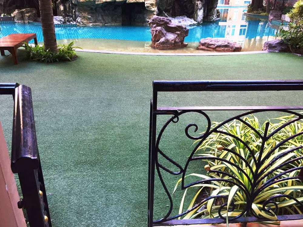 Atlantis Condo Pattaya by Panissara