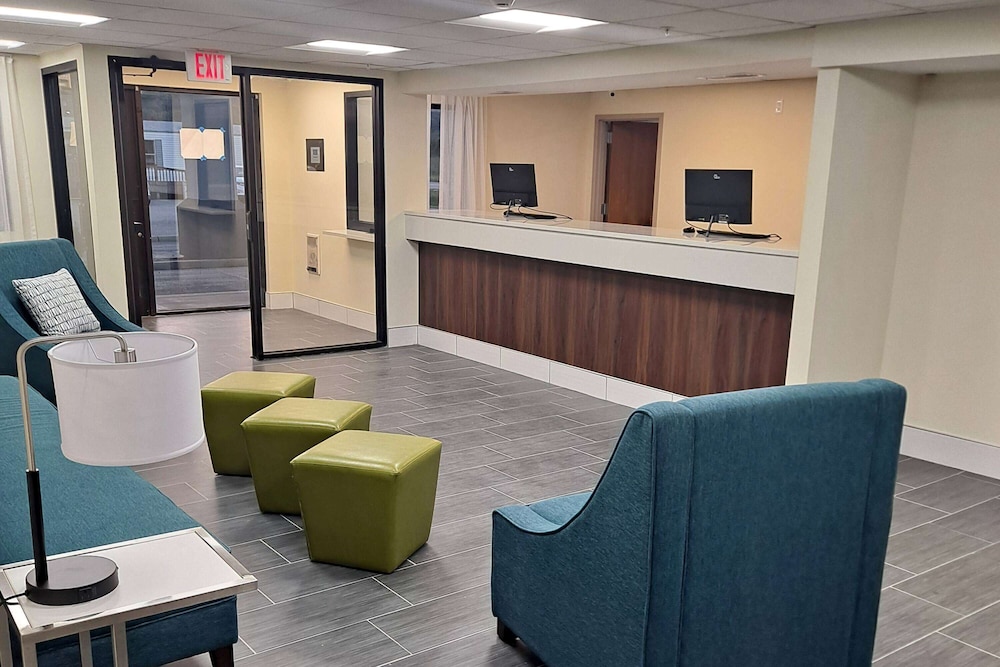 Days Inn by Wyndham Grayson view 3