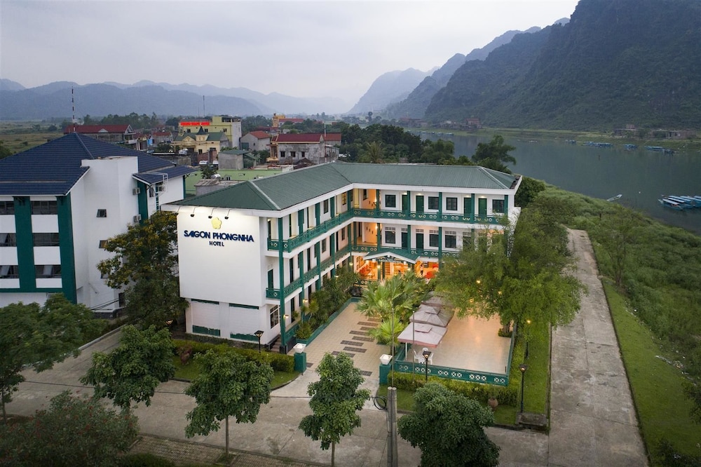 Sai Gon Phong Nha Hotel