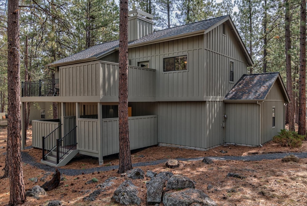 Diamond Peak Lane 20