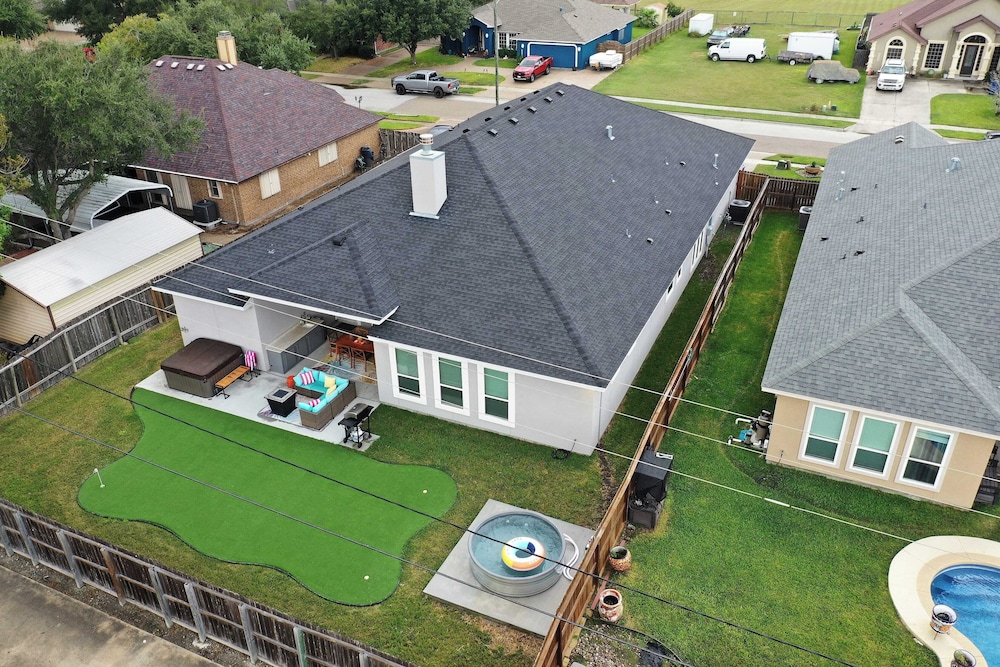 Graford by Avantstay Hot Tub, Firepit, Mini Putt