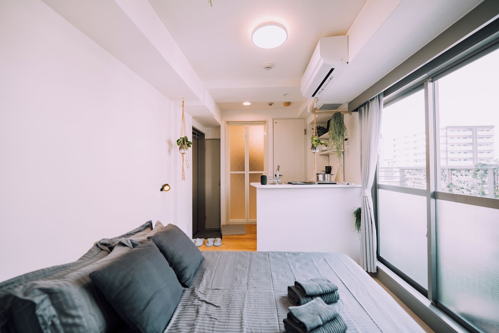 Minimalist Loft 1003