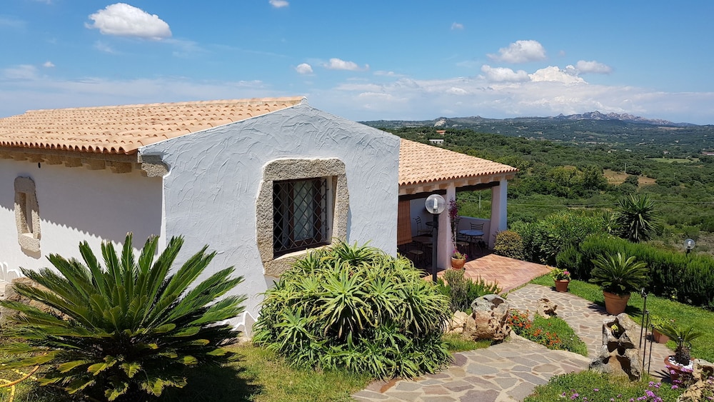 Dolce Luna Bed and Breakfast