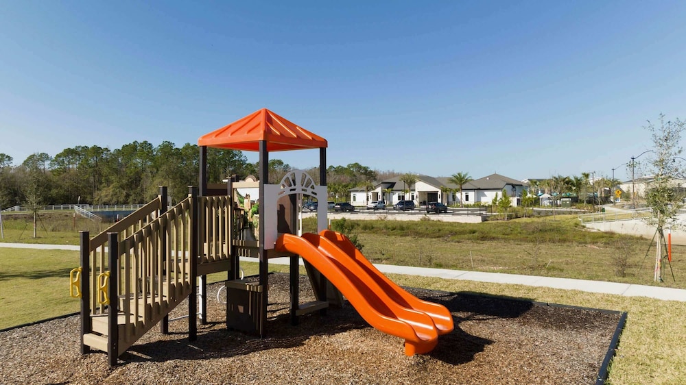 5BR Private Pool Resort Amenities Near Disney