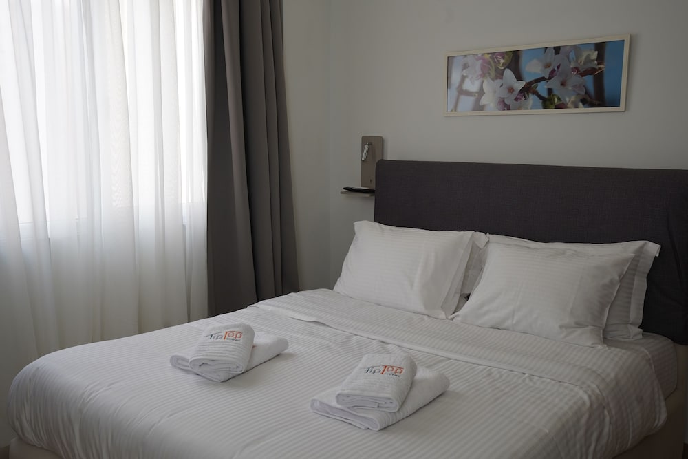 Tip Top Suites