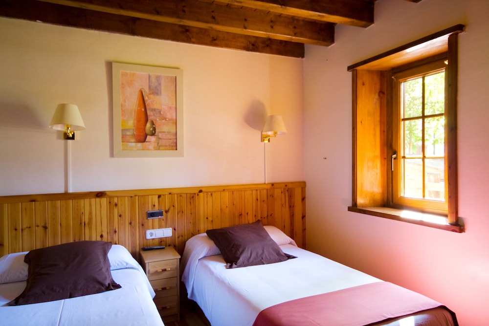 Hostal El Bouquet view 2