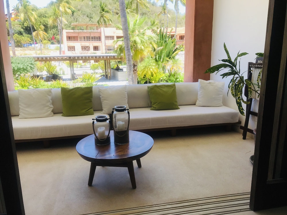 El Careyes Club & Residences