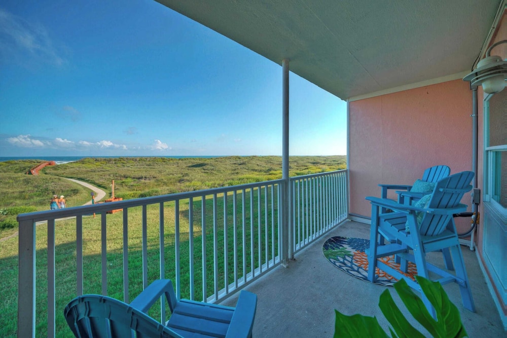 2 Beachfront Condos, Pool, Tennis/pickleball, Gulf View Island Retreat Complex