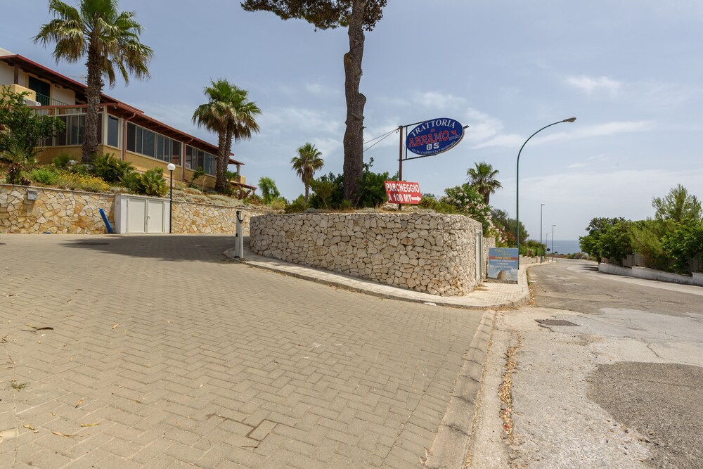Lovely Apartment with Sea View Terrace view 3
